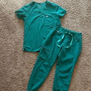 Figs Hunter Green Scrub Set
